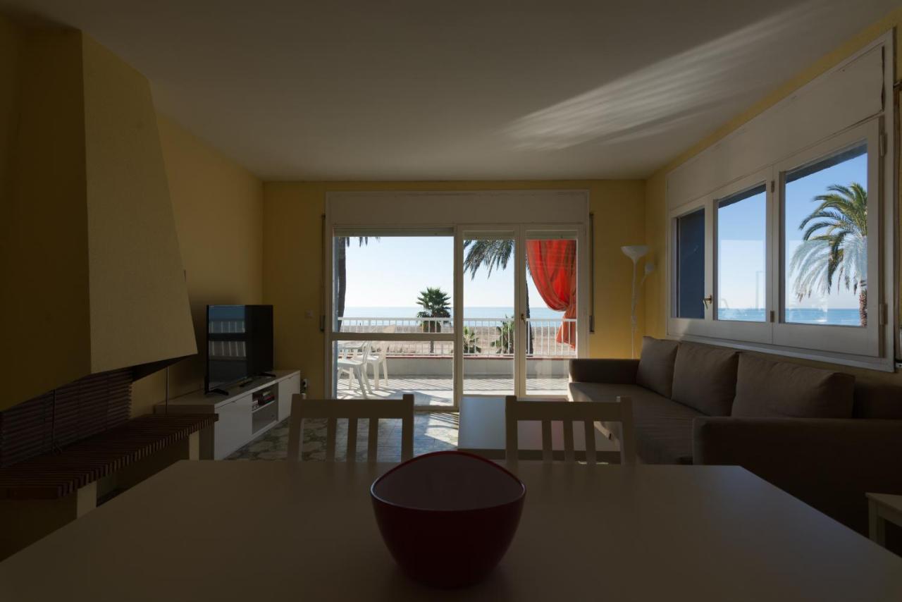 Apartamento En 1Era Linea Mar Con Terraza De 25M2 Castelldefels Extérieur photo