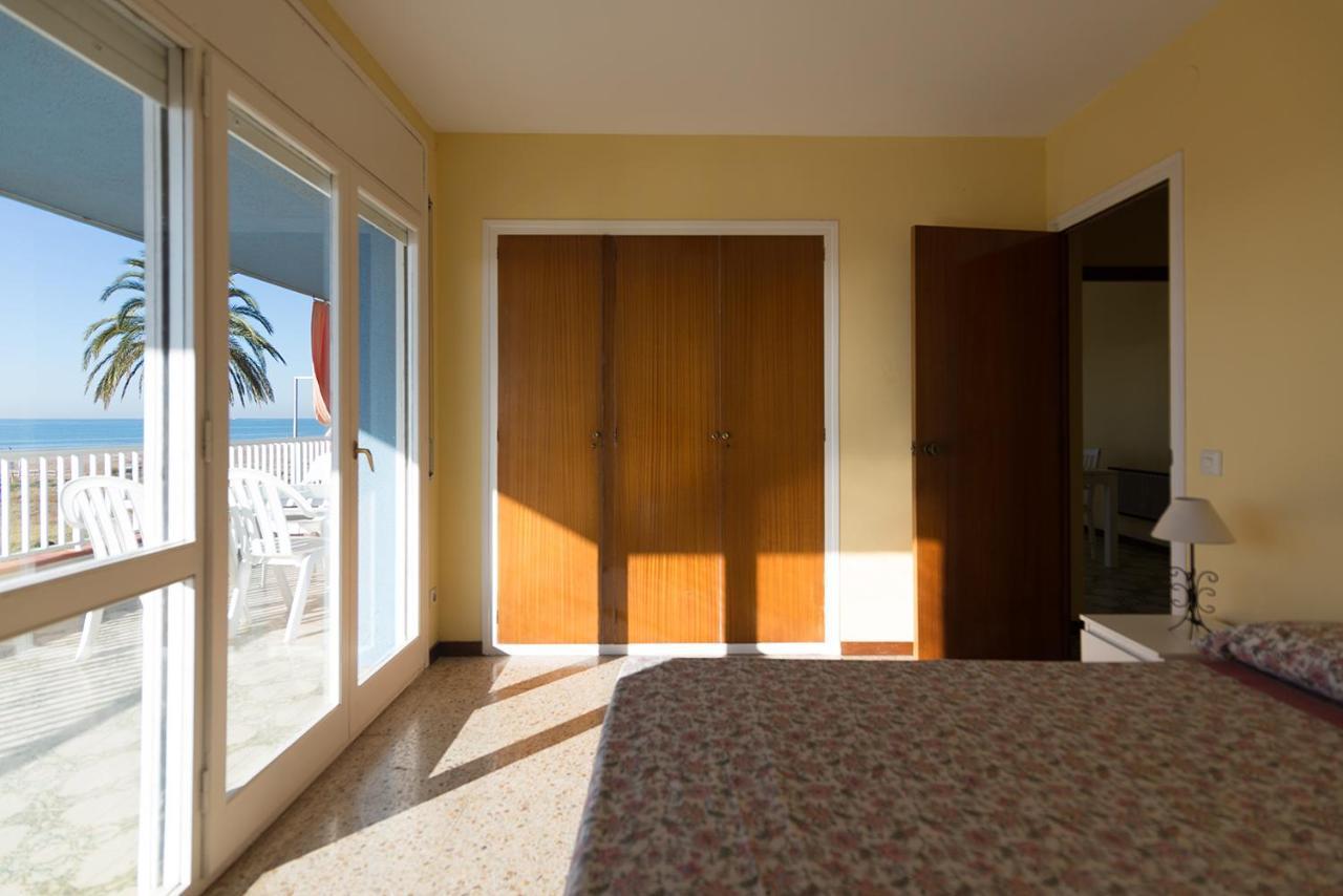 Apartamento En 1Era Linea Mar Con Terraza De 25M2 Castelldefels Extérieur photo
